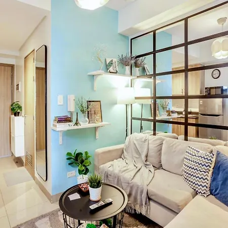 Cozy & Homey 1Br Apartment Near Moa Facing Pool With Own Parking With Netflix & Disneyplus